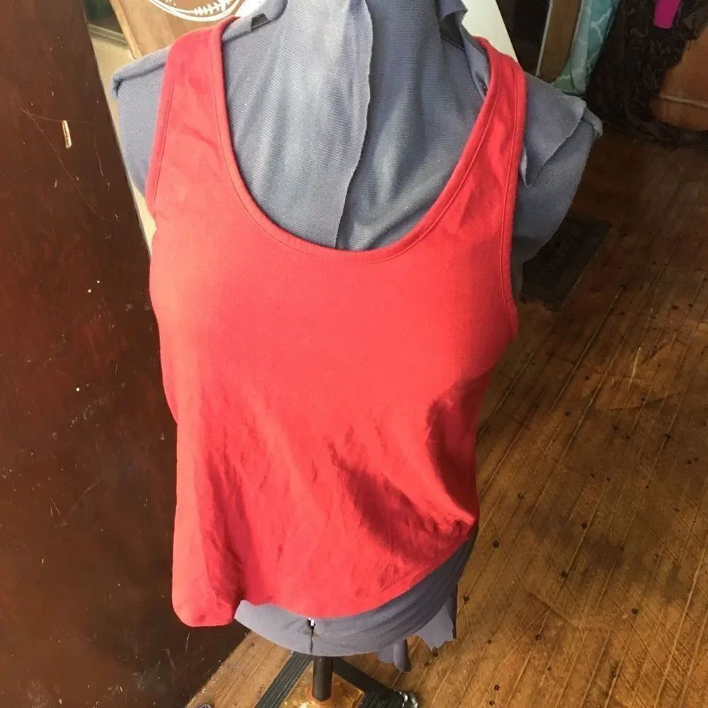 Victoria’s Secret L racer back tank top